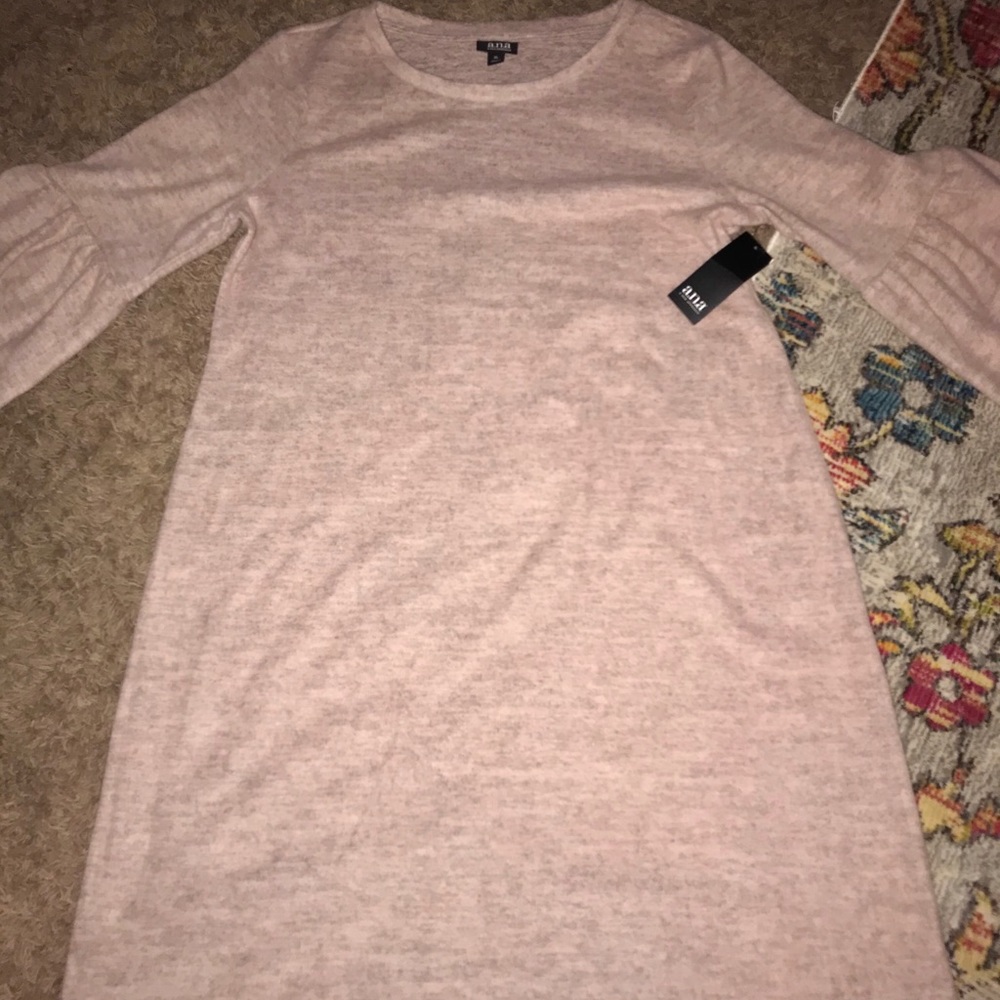 Gorgeous new with tag bell sleeves dress!